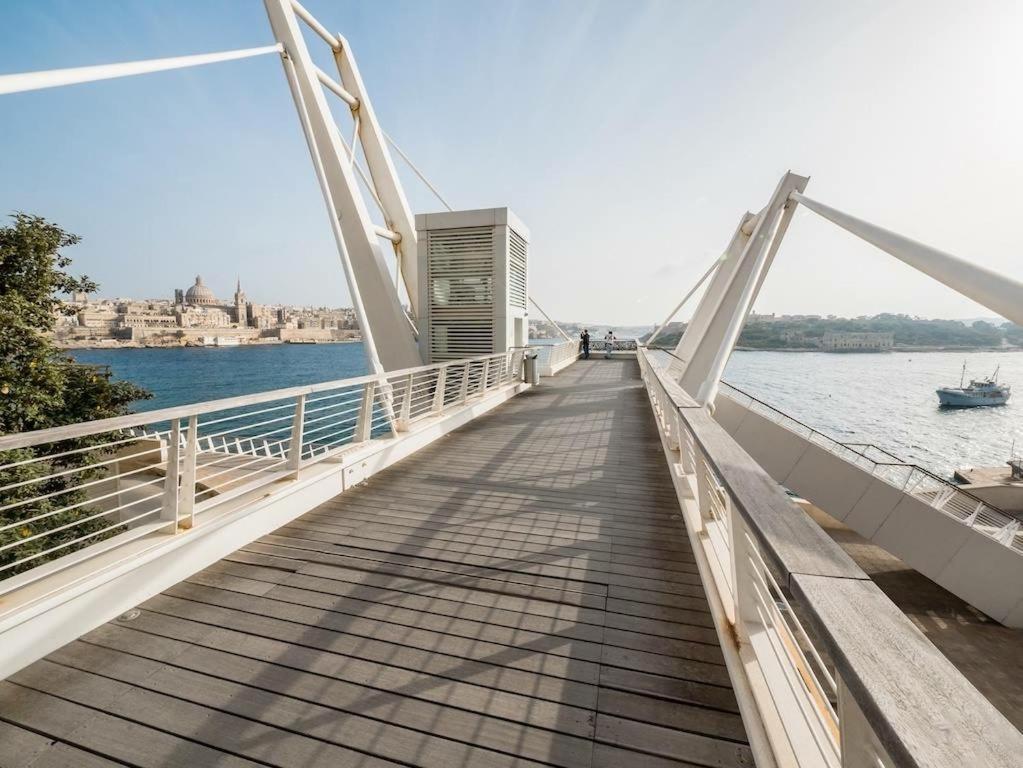 Central Sliema 3-Bedroom Retreat Kültér fotó